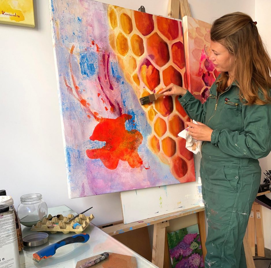 2502-honeycombs- Honey-Paradis-process-artist (1)